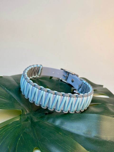 Biothane-Halsband mit Paracord - hellgrau/hellblau/grau